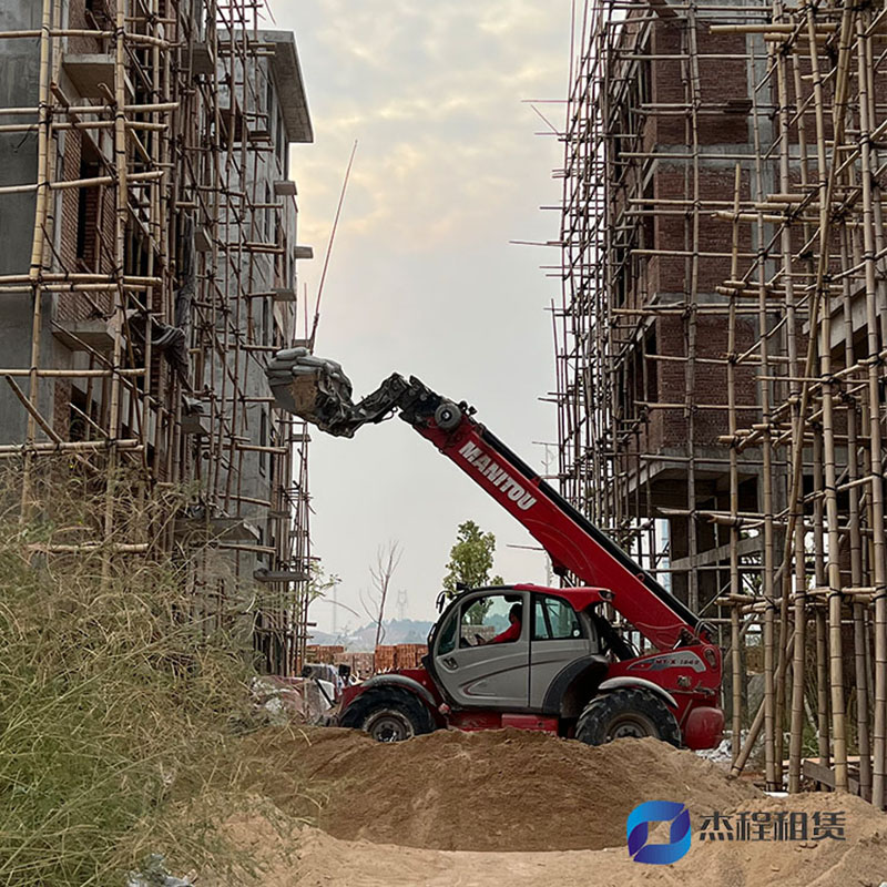 伸縮臂叉裝車出租應用于高空砂石上料